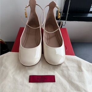 Valentino Women's Ivory Flats